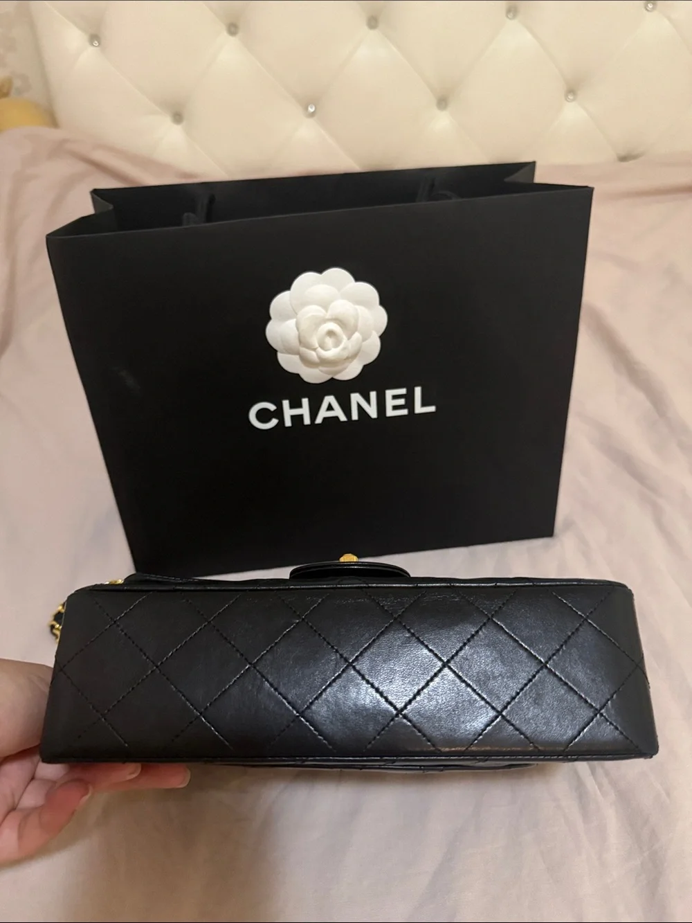 CHANEL Black Quilted Leather Shoulder Bag with Gold Chain